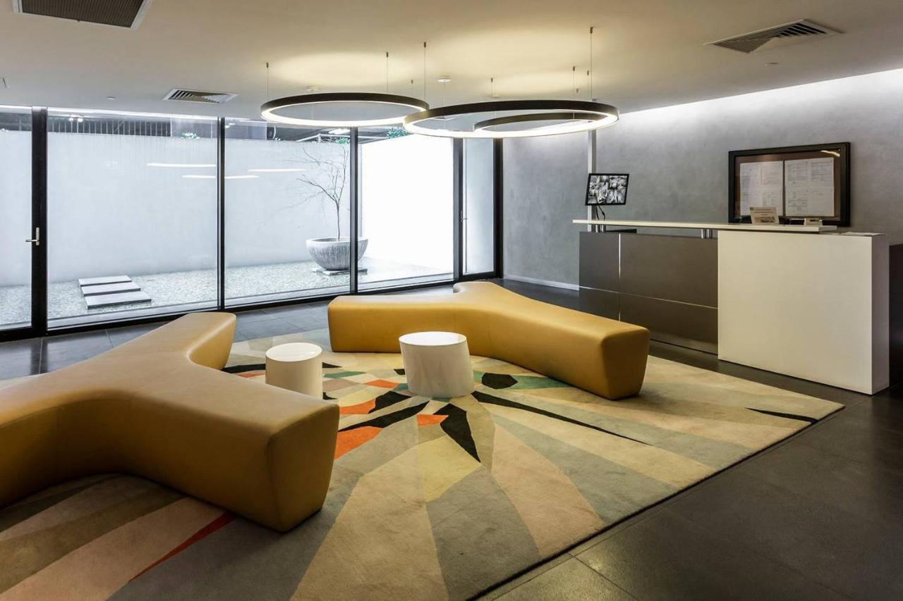 Light, Airy, Spacious Queens Road Apartment 멜번 외부 사진