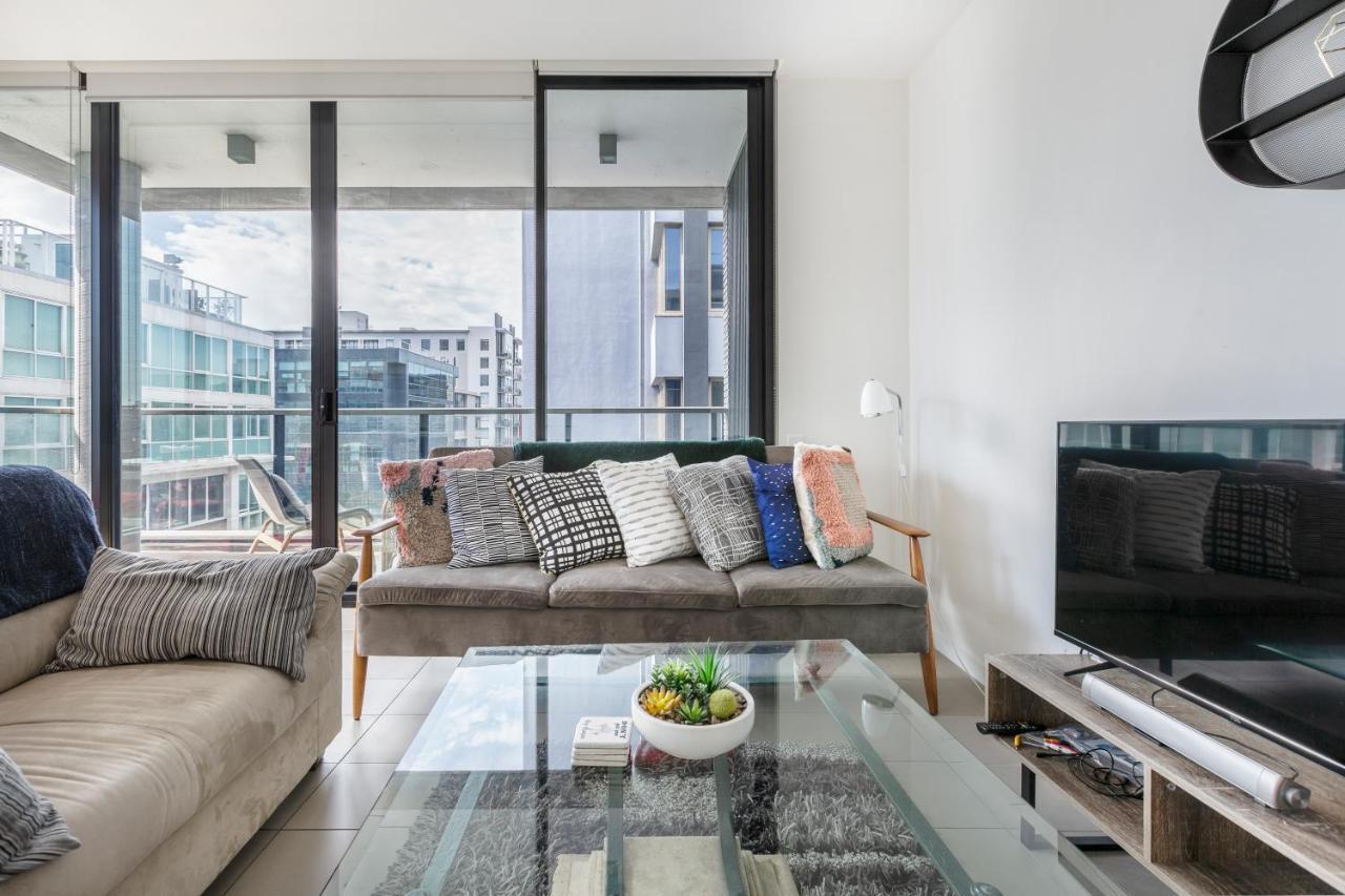 Light, Airy, Spacious Queens Road Apartment 멜번 외부 사진