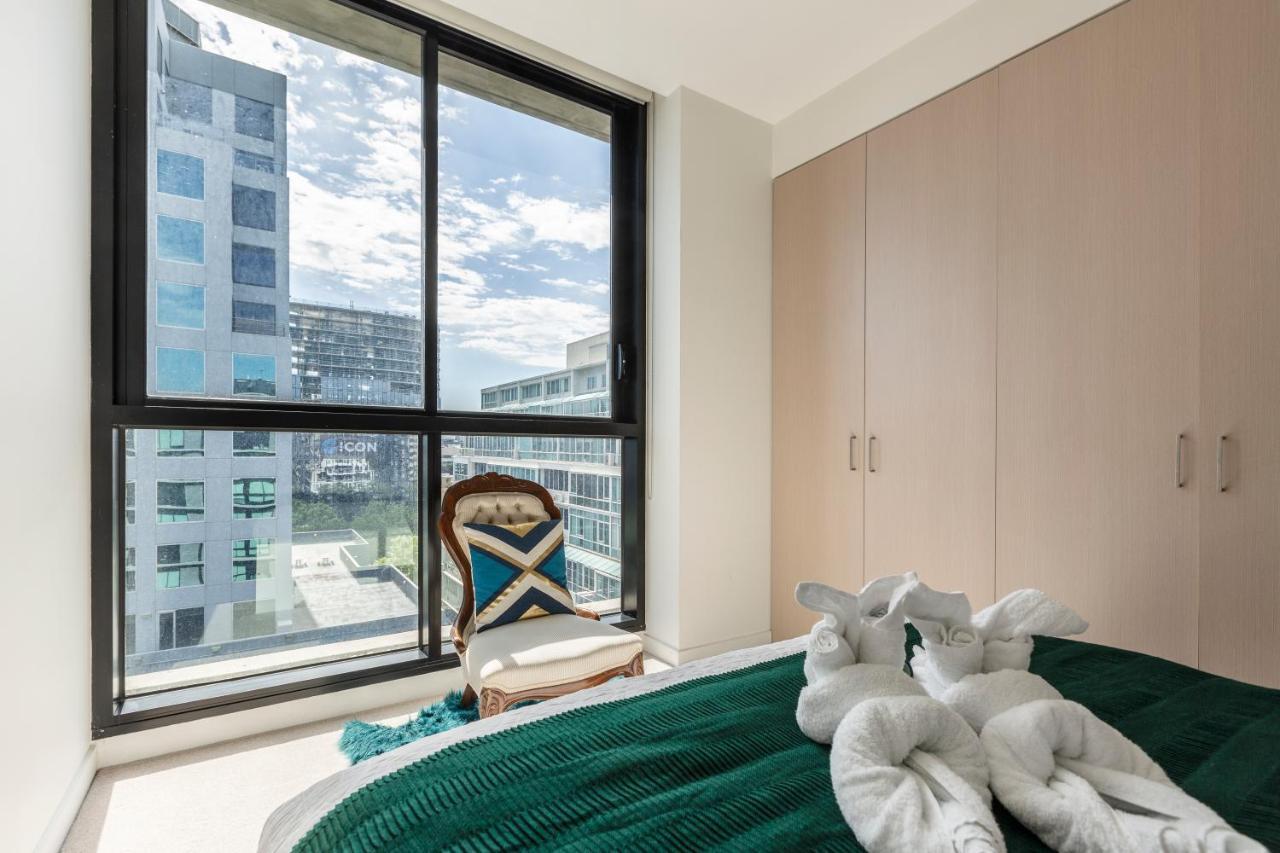 Light, Airy, Spacious Queens Road Apartment 멜번 외부 사진