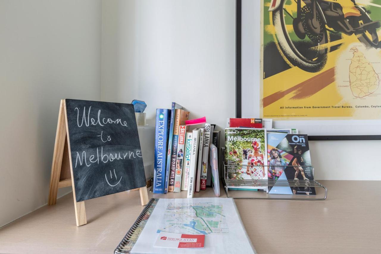 Light, Airy, Spacious Queens Road Apartment 멜번 외부 사진
