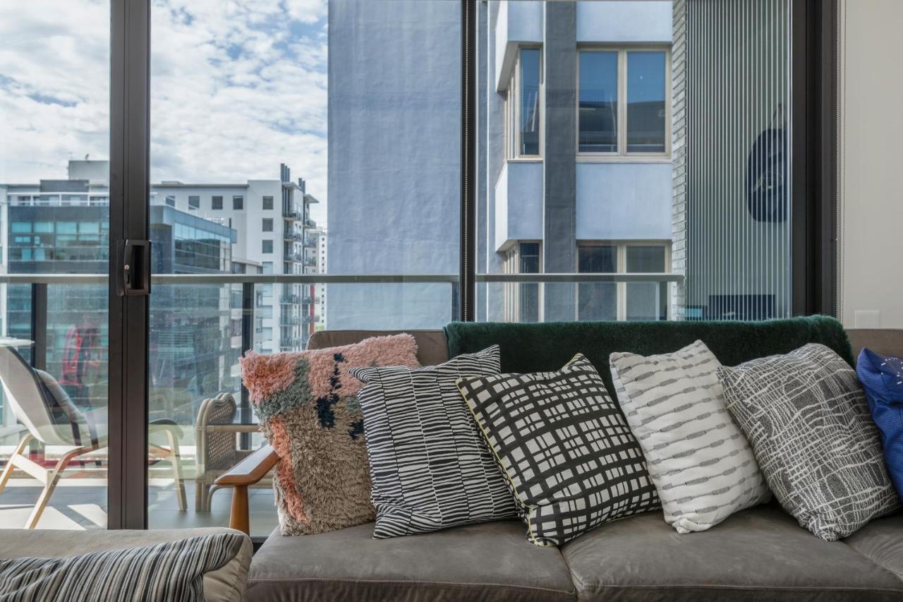 Light, Airy, Spacious Queens Road Apartment 멜번 외부 사진